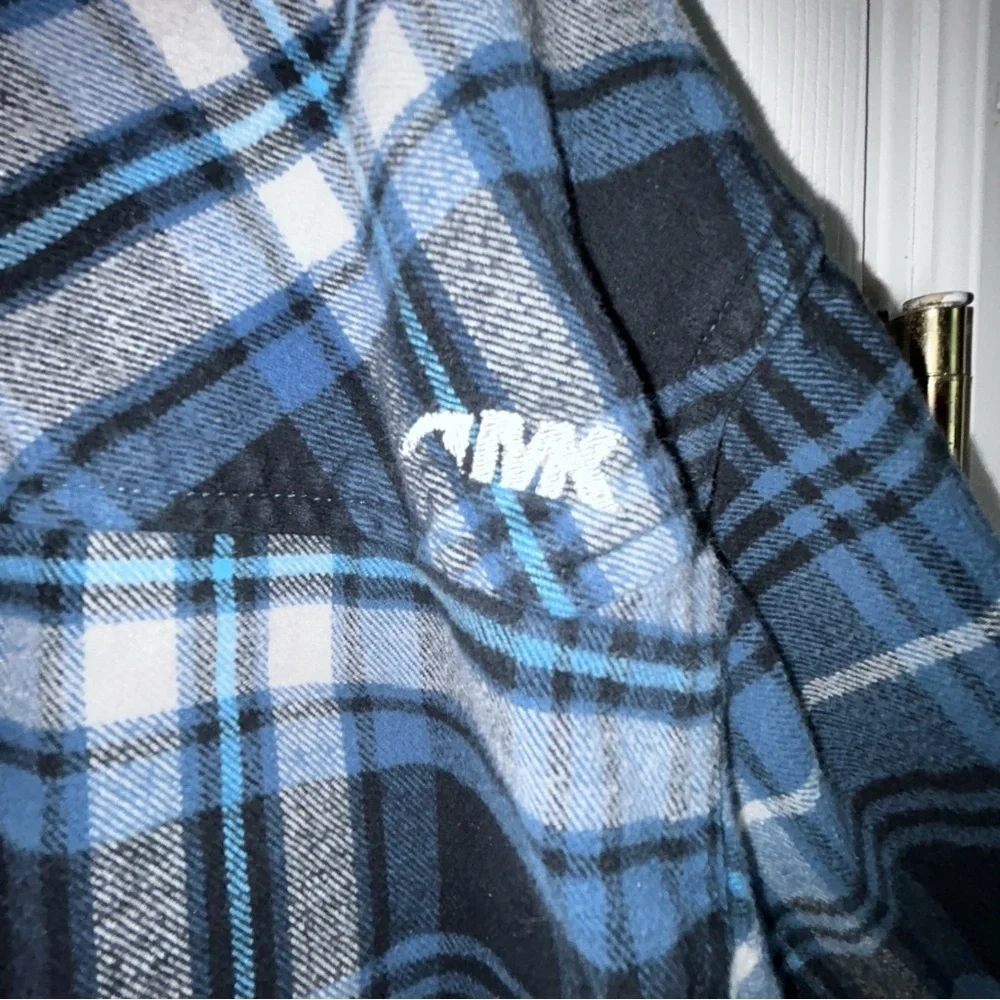 Mountain Khakis Men’s Blue and Black Plaid Shirt Size XL